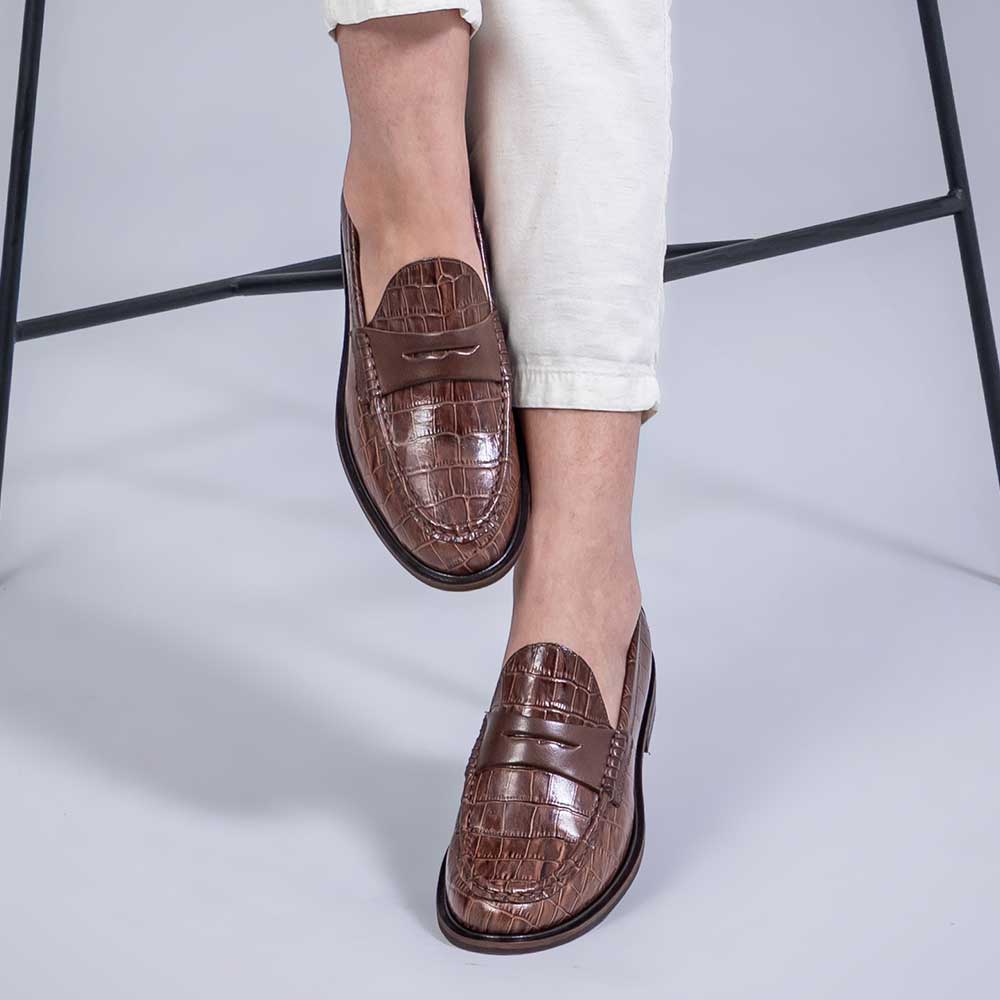 Mocassim Feminino Fascar Marrom Salto Baixo Em Couro