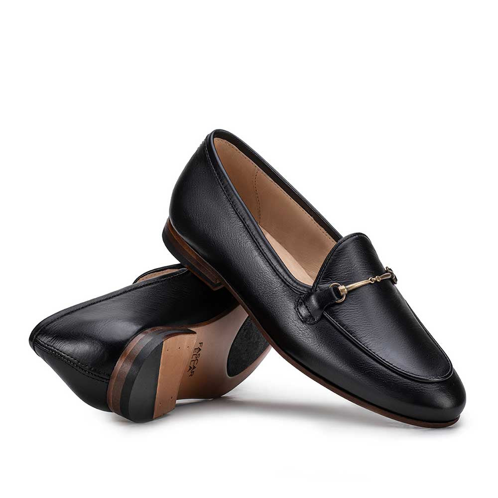 Mocassim Feminino Fascar Preto Salto Baixo Em Couro