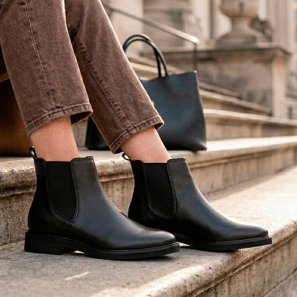 Bota Feminina Fascar Chelsea Preta Salto Baixo Em Couro