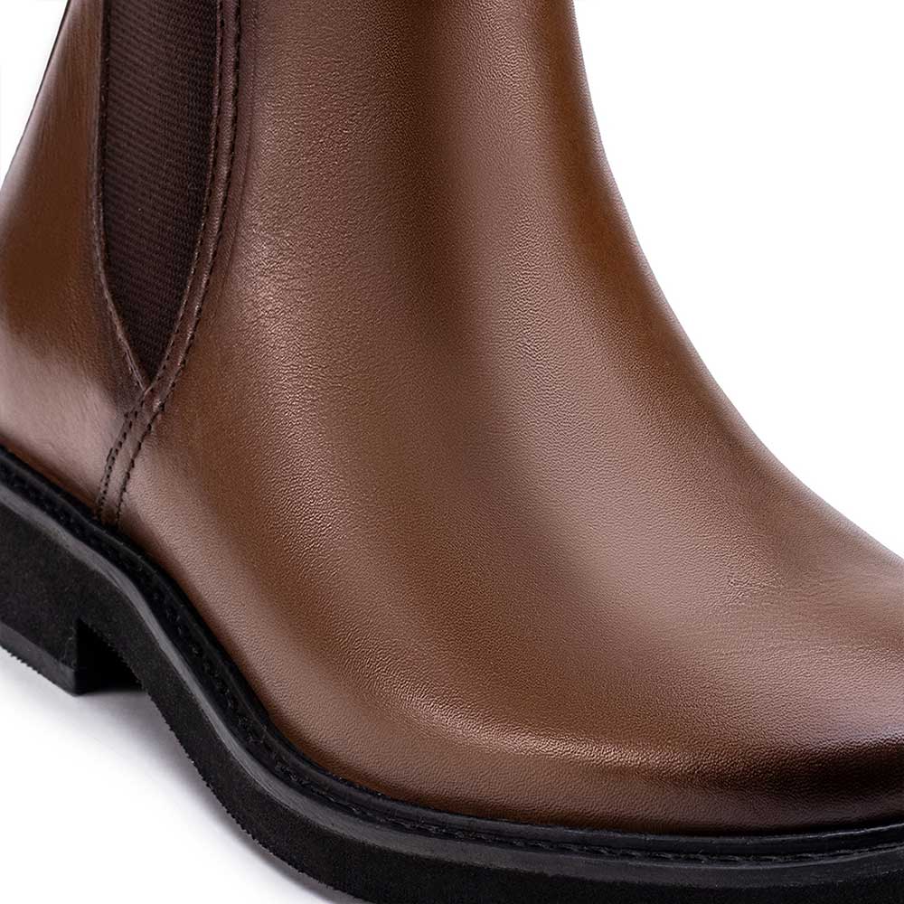 Bota  Feminina Fascar Chelsea Marrom Salto Baixo Em Couro