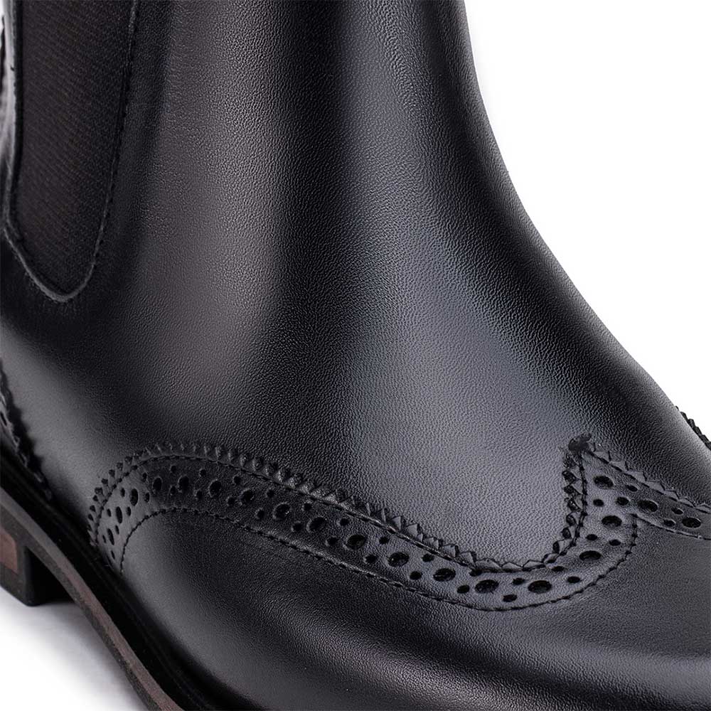 Bota Feminina Fascar Preta Salto Baixo Em Couro