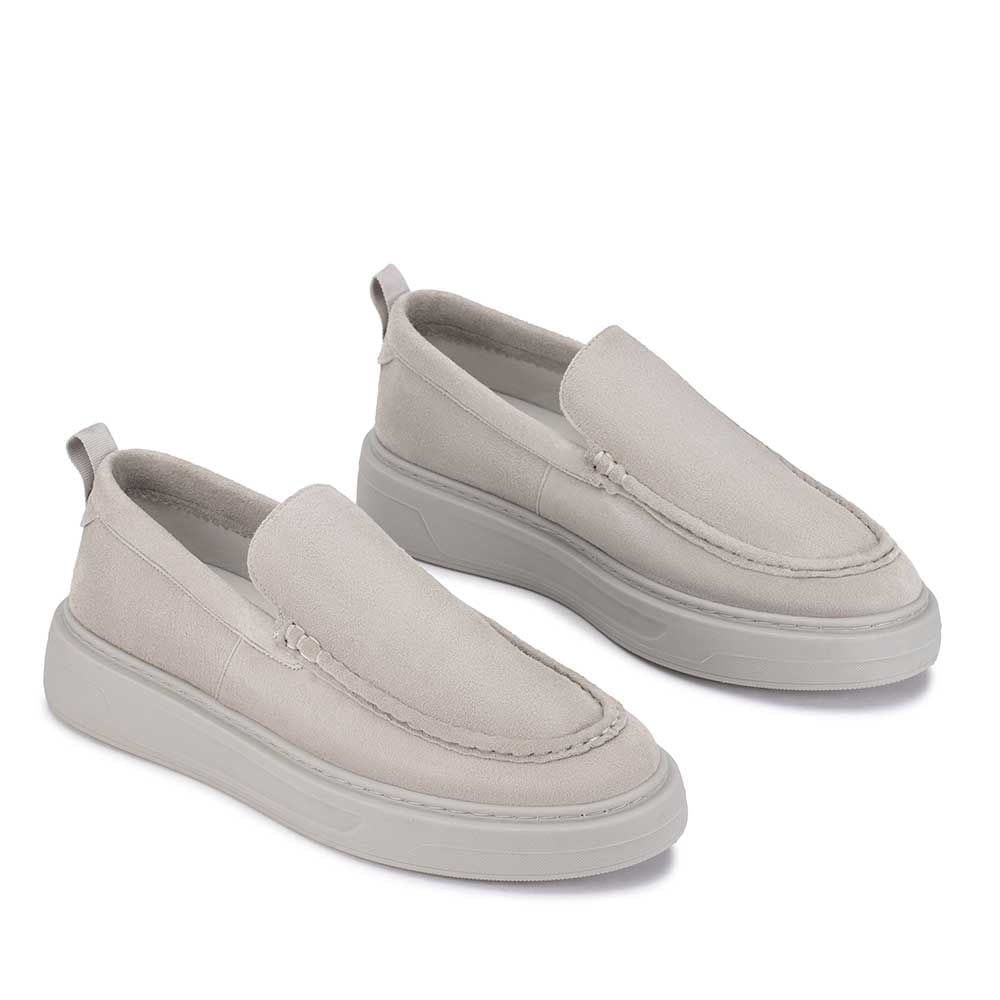 Tênis Masculino Casual Slip-On Fascar Off-White em Couro