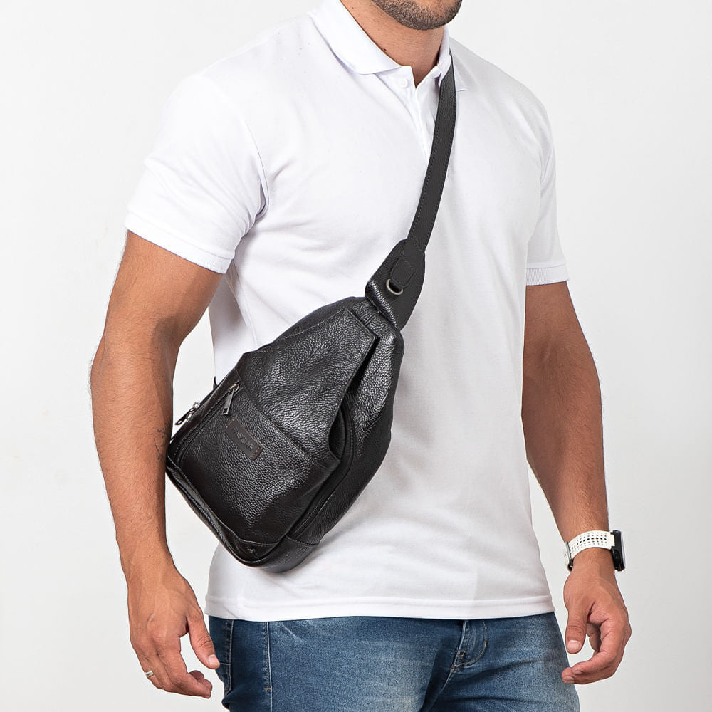 Mochila Pochete Transversal Fascar Preta Em Couro