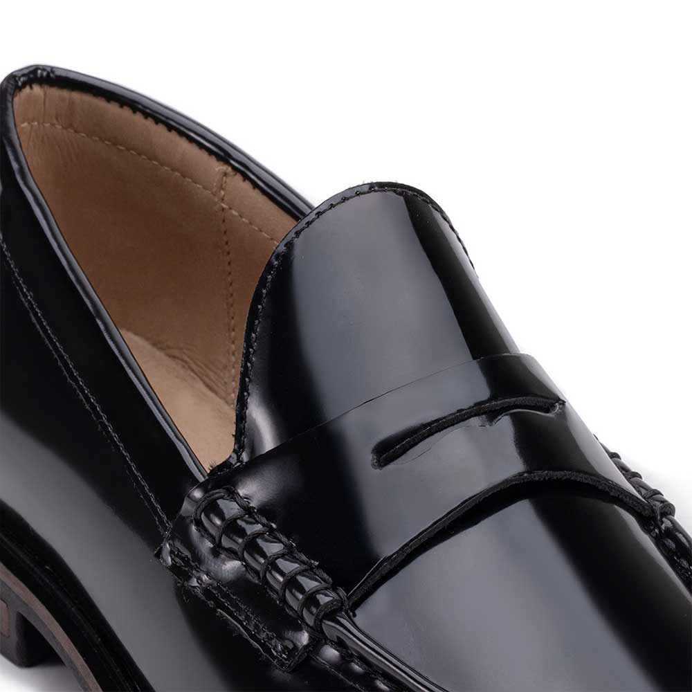 Mocassim Feminino Fascar Preto Salto Baixo Em Couro